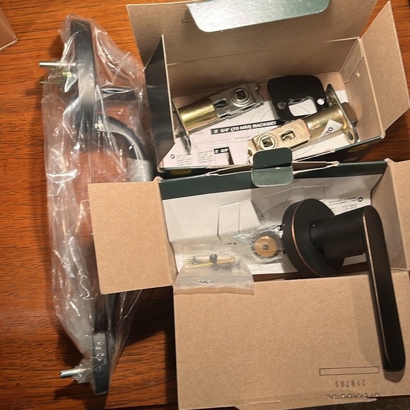 Yale Entry Door Handle - Picture 4 of 8